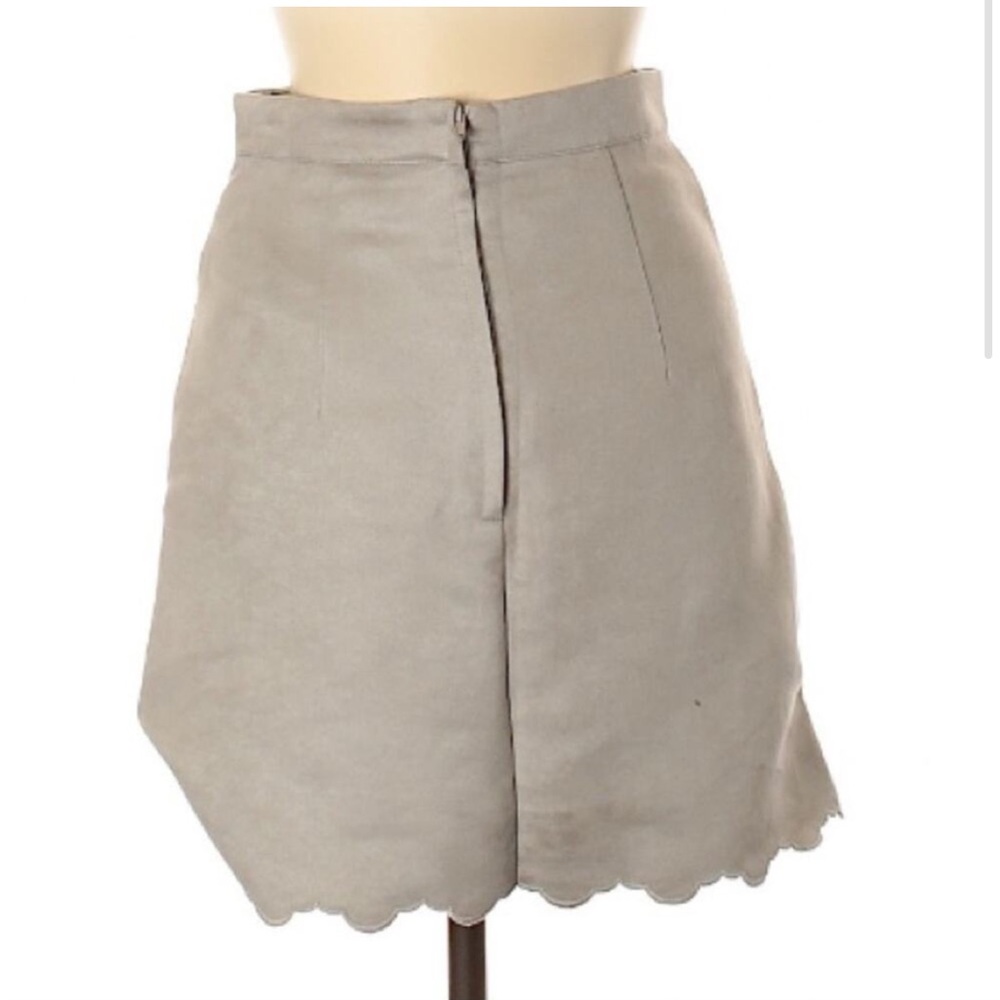 H&M light beige embroidered eyelet suede mini skirt - Picture 3 of 4